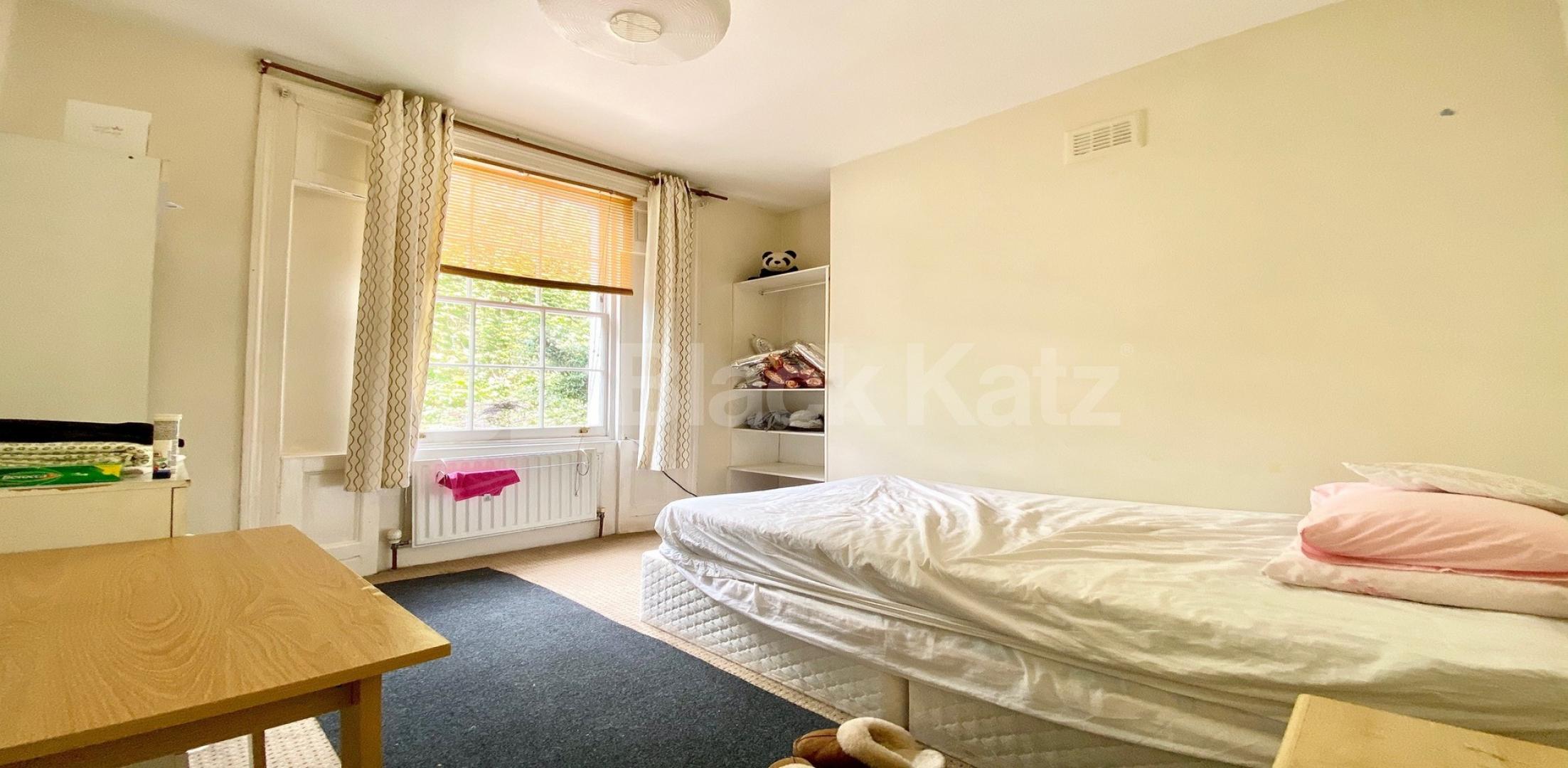 			VIRTUAL TOUR AVAILABLE!, 3 Bedroom, 1 bath, 1 reception Apartment			 Remington Street, ANGEL 